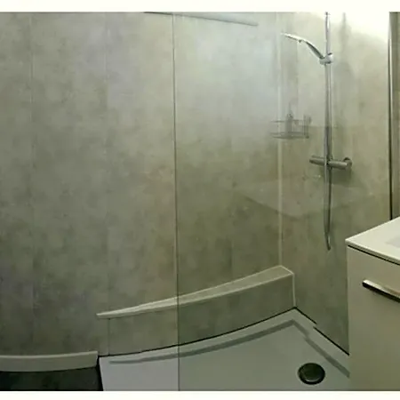 Chambre La Caunette Bed & Breakfast *