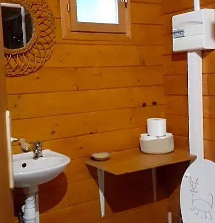 Chambre La Caunette Bed & Breakfast *