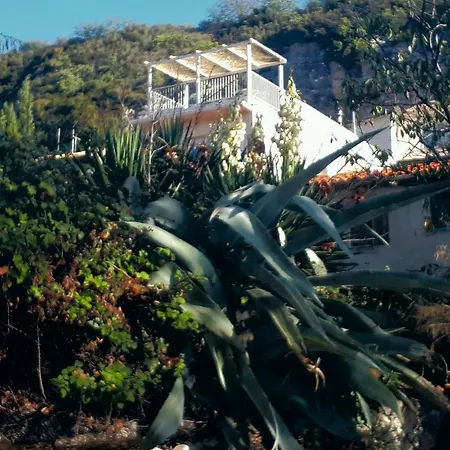 Chambre La Caunette Bed & Breakfast *